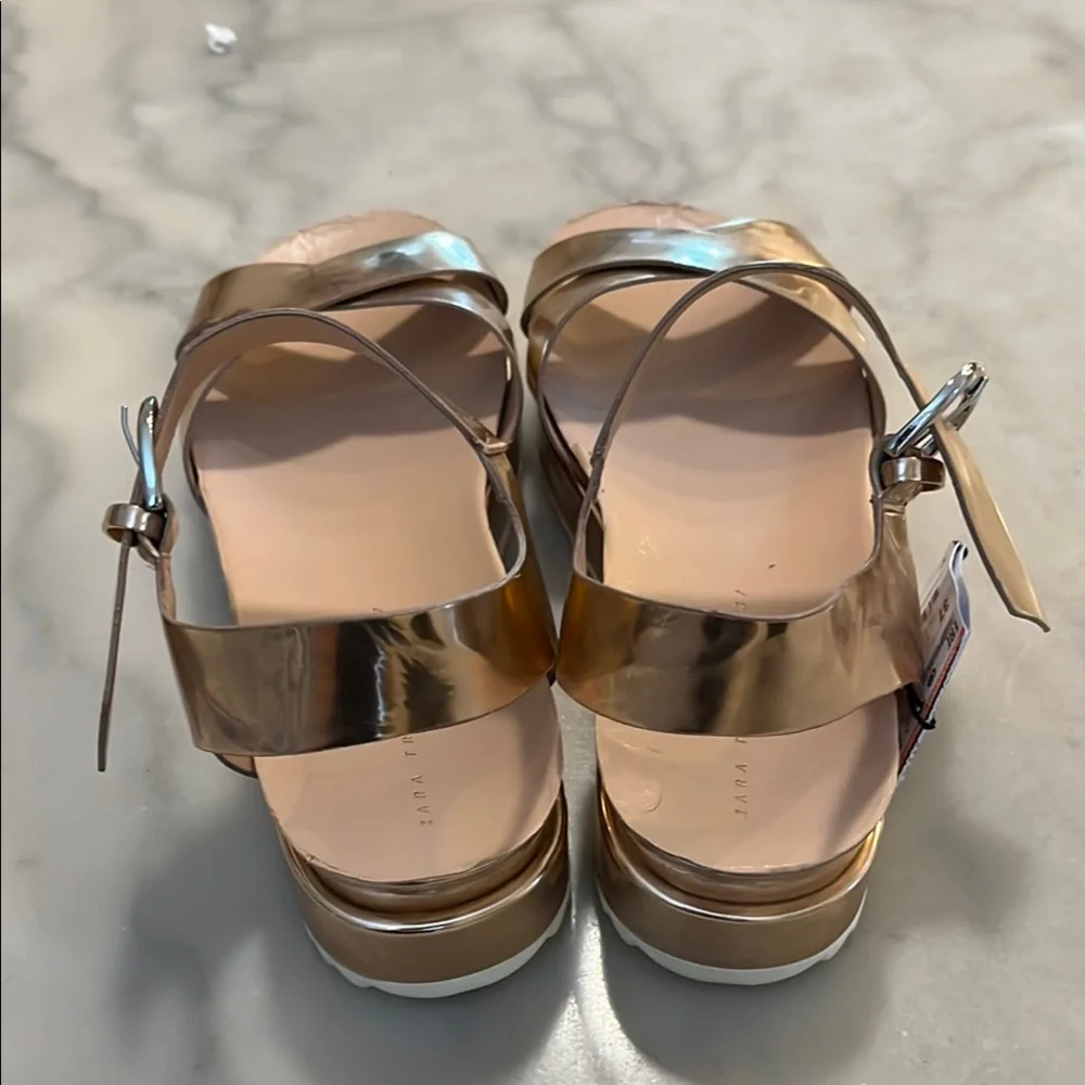 Zara Gold Sandals with Crisscross Straps and Buckle Closure - Picture 5 of 8